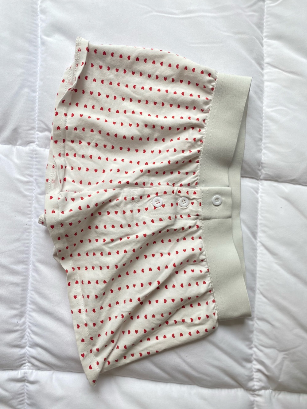 xSmall Cream Button-Front Top with Red Heart Print